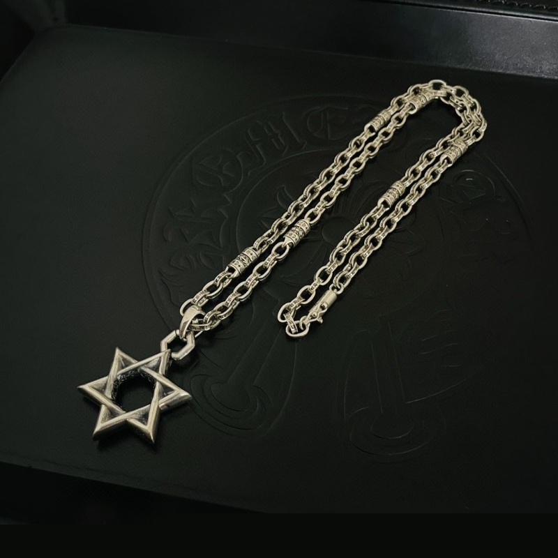 Ch**me He**ts necklaces